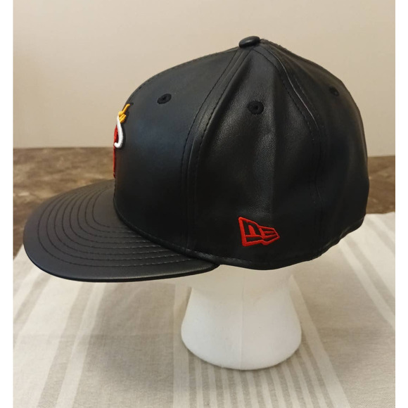 NBA Miami Heat New Era Men's Faux Leather 59FIFTY Fitted Cap 7 3/8 - Picture 4 of 9